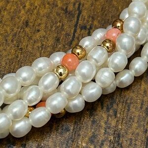 Elegant Pearl and Gold Beaded Necklace E995